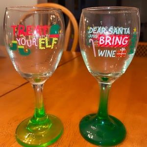 Fun Holiday Wine Glasses 🍷